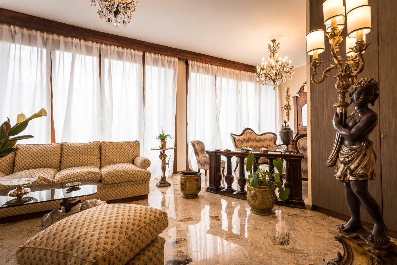 Ferrhouse Charm In Florence Two Lifts Bagian luar foto