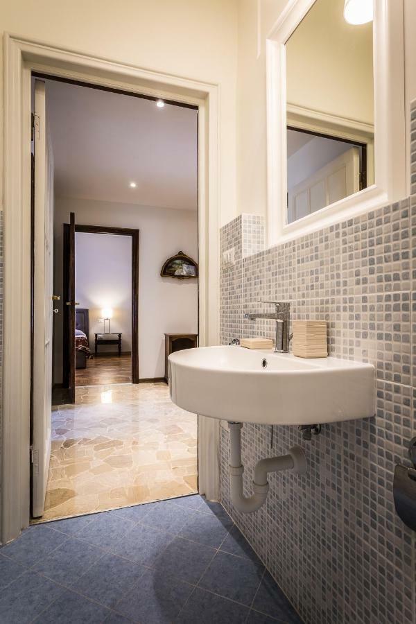 Ferrhouse Charm In Florence Two Lifts Bagian luar foto